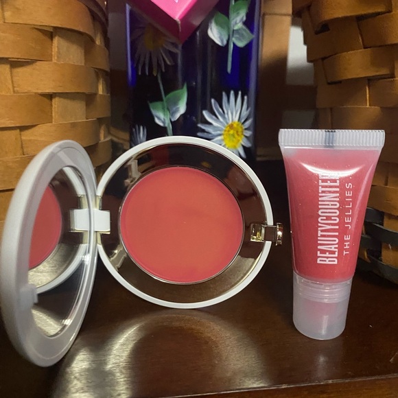 beautycounter Other - 🎉🎉SALE🎉🎉
Gloss & Glow Duo - Beautycounter